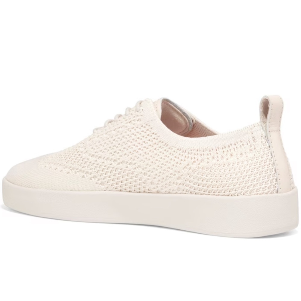 CH womens, all white :)